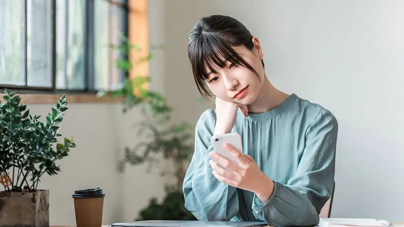 考える人のイメージ画像